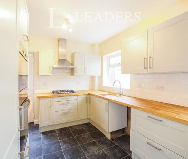 3 bedroom semi-detached house to rent - Photo 5