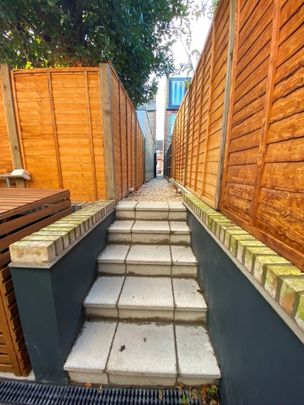 1 Bed Detached House, Himley Road, SW17 - Photo 1