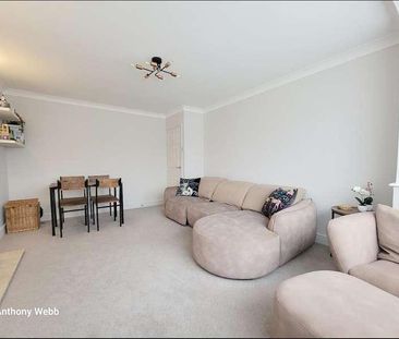Berry Close, Winchmore Hill, N21 - Photo 2