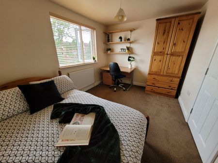 5 Bedrooms, 10 Irving Road – Student Accommodation Coventry - Photo 3