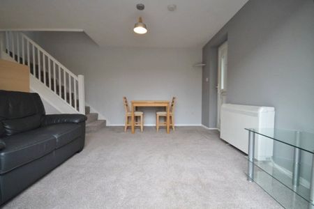 Briarwood Close, Feltham, Middlesex,TW13 - Photo 2