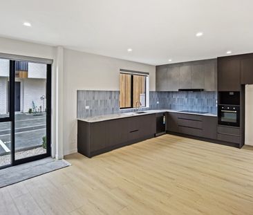 Burswood - 3 Bedrooms with 2.5 Bathrooms - Photo 3