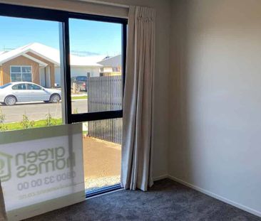 Brand new three bedroom townhouse in Rollestons new subdivision - Photo 3