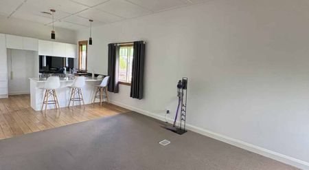 Size & space in Saint Andrews - Photo 4