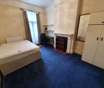 5 Bed Student Accommodation - Photo 5