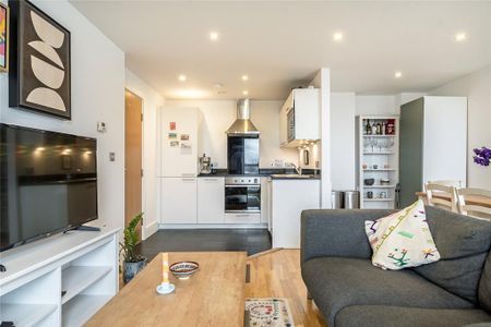 2 bedroom flat to rent - Photo 2