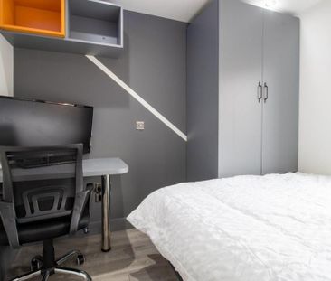 1 bedroom in a house share to rent - Photo 2