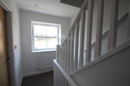 3 bedroom terraced house to rent - Photo 5