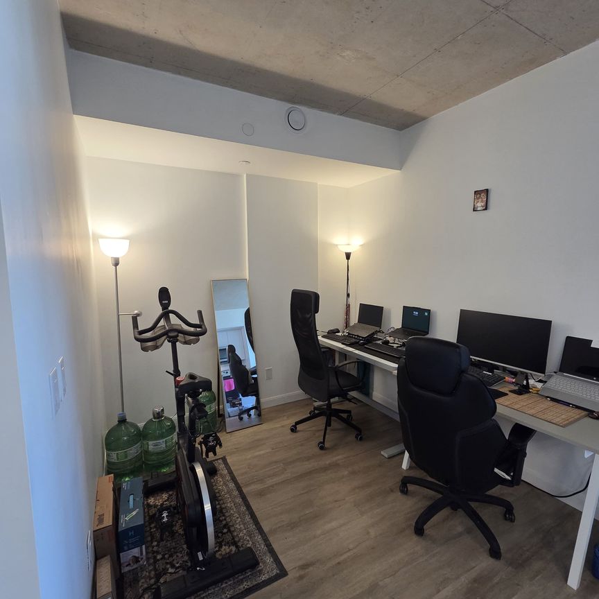 For Lease - 7 Erie Avenue Unit# 401, Brantford, Ontario - Photo 1