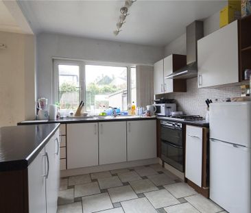 4 bedroom semi-detached house to rent - Photo 3