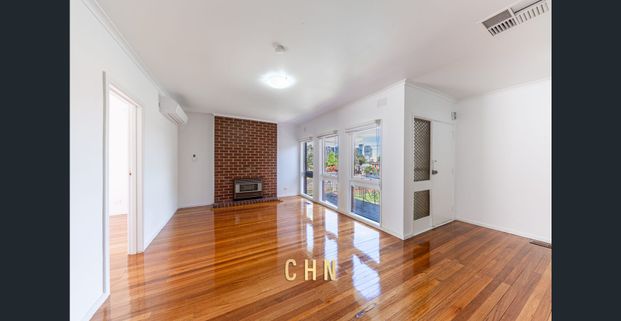 Stylish Family Home in Prime Box Hill North Location – 4 Bedrooms, 4 Bathrooms - Photo 1