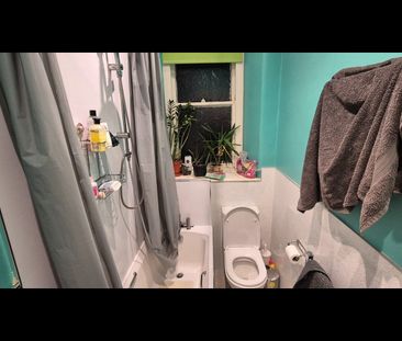 Room in a Shared House, Alderbank Place, EH11 - Photo 1