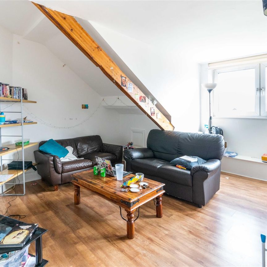 4 bed apartment to rent in Grosvenor Place, Jesmond, NE2 - Photo 1