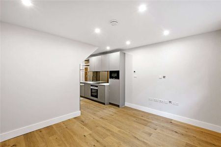 A lovely two bedroom ground floor flat forming part of a converted pub in Little Chelsea - Photo 4