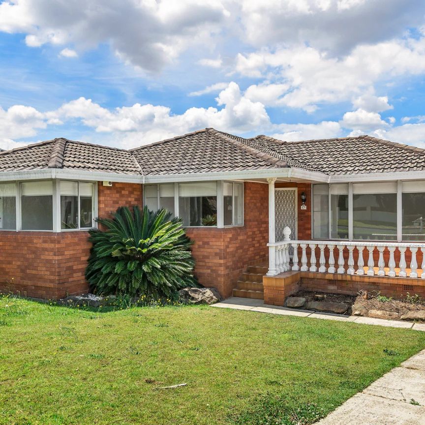 Tidy Three Bedroom Home in a Great Location! - Photo 1