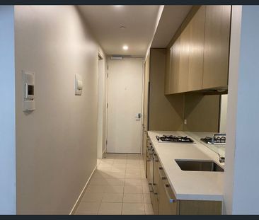 PERFECTLY POSITIONED STUDIO APARTMENT! - Photo 4