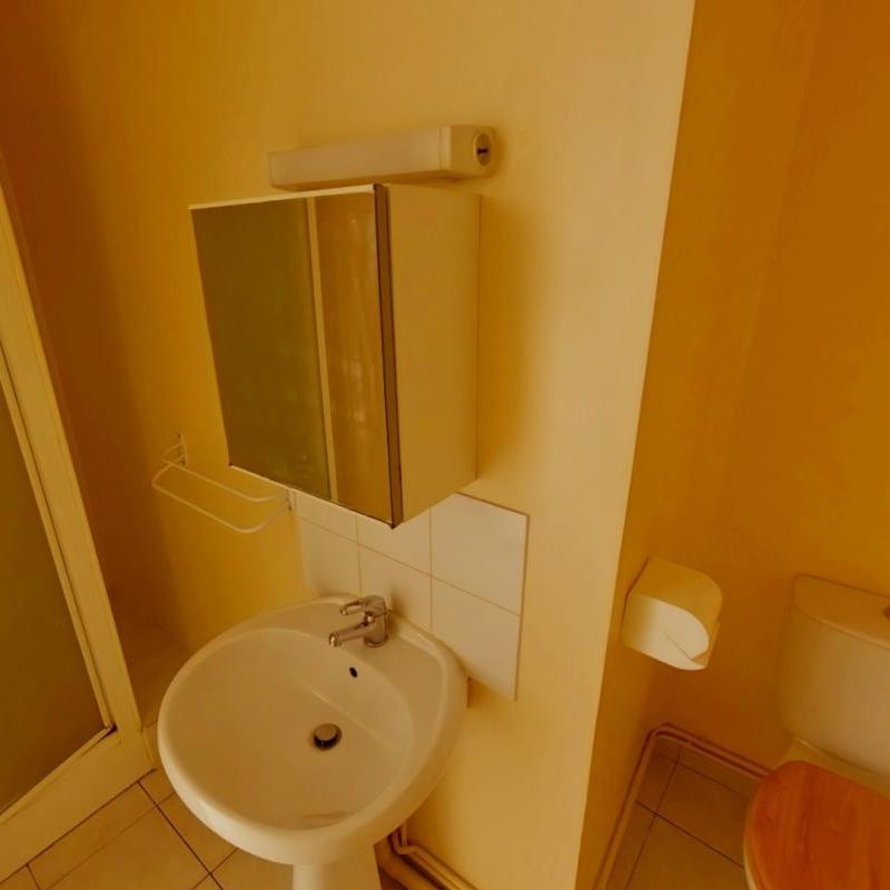 Location Appartement 1 pièce 20m² CHATELLERAULT 86100 - Photo 1