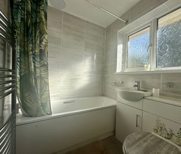 3 bedroom terraced house to rent - Photo 2