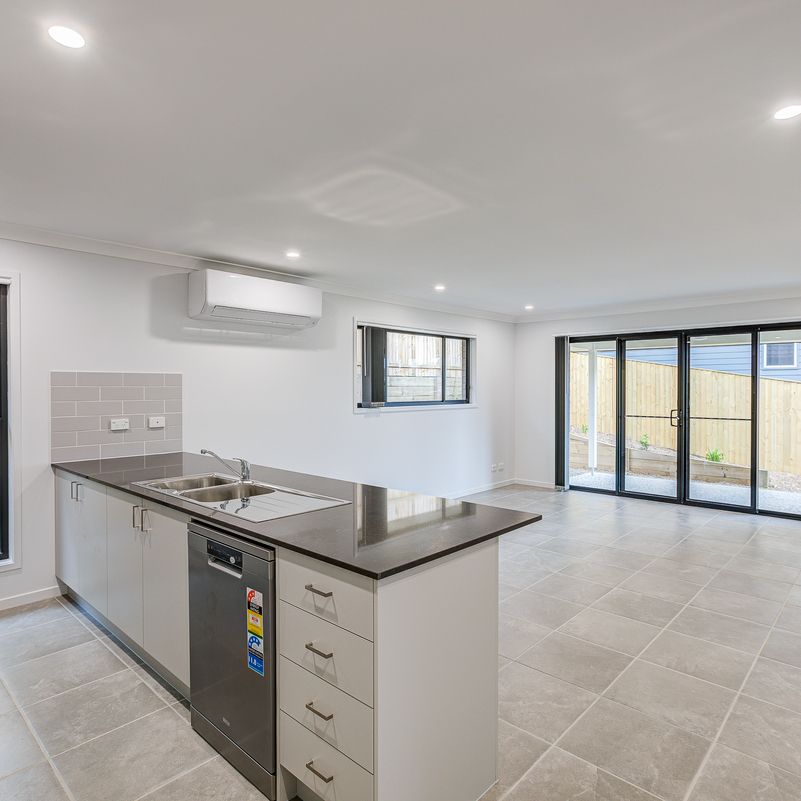 Brand New Family Home! - Photo 1