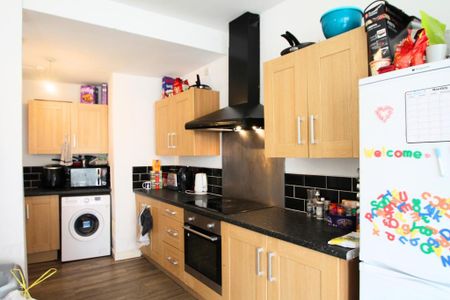 7 bedroom flat to rent - Photo 5