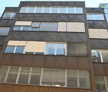 Direkt im Zentrum - 2 Zimmer Wohnung mit großem begehbaren Schrank ... - Photo 5