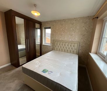 2 bedroom Flat To Let Total Size: 636 SQ FT - Photo 3