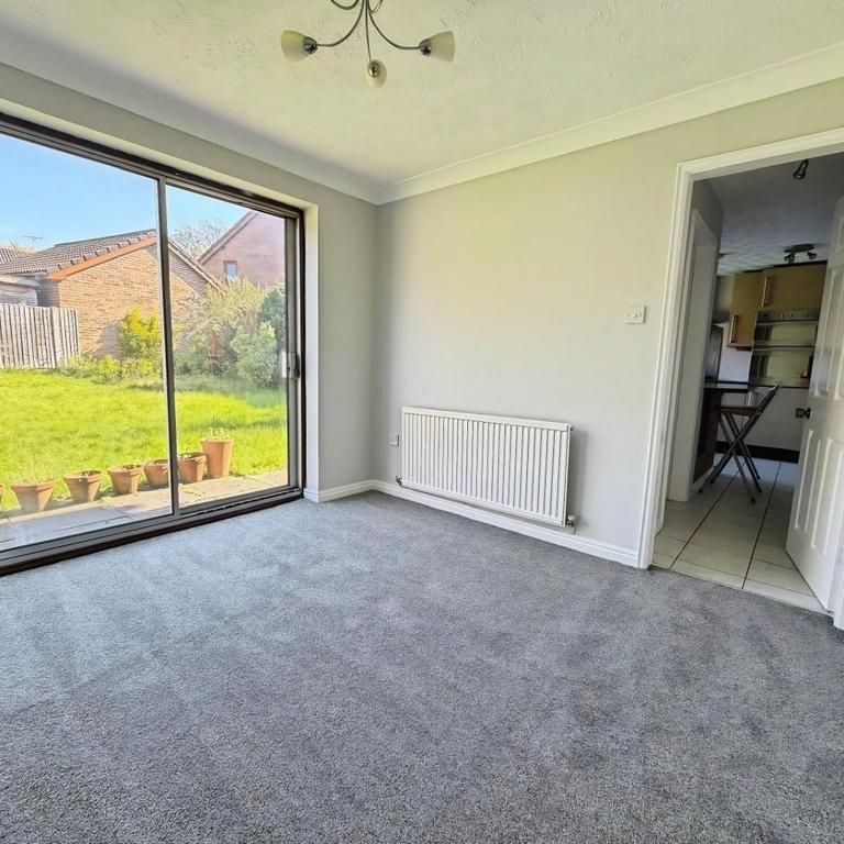 4 bedroom detached house to rent - Photo 1
