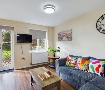 3 bedroom semi-detached house to rent - Photo 2