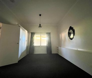 South Shepparton Cosey Home - Photo 3