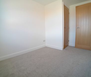 Curlew Way, Sleaford - Photo 1