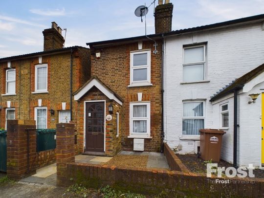 Edgell Road, Staines-upon-Thames, Middlesex,TW18 - Photo 1