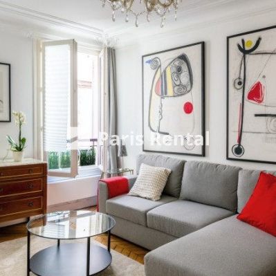 Appartement • Saint Philippe du Roule - Photo 1