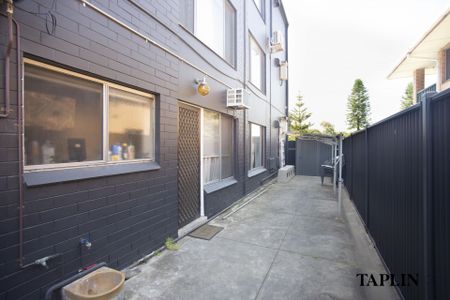 4/23 Military Road, West Beach - Photo 2