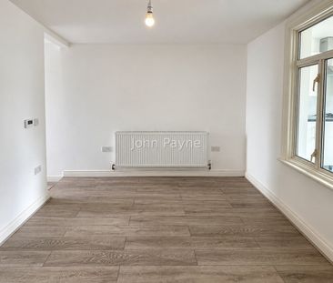 Terraced House to rent - Frederick Place, London, SE18 - Photo 5