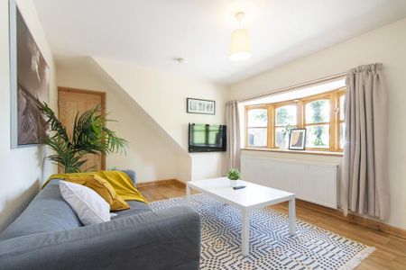 6 bedroom detached house to rent - Photo 2