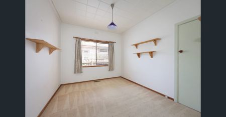 Charming Family Home - Photo 4