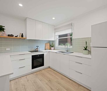 Stylishly updated 2 Bed Apartment In Prime Inner West Location - Photo 2