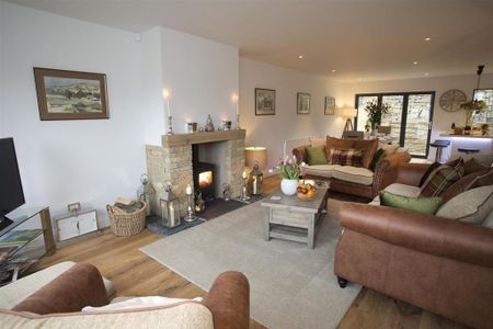 4 bedroom townhouse to rent - Photo 5