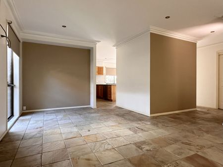 1 Park View Dr, Carnegie VIC 3163 - House For Rent | Domain - Photo 2