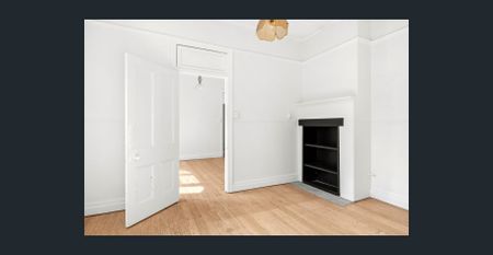 Freestanding house in premier lifestyle pocket - Photo 2