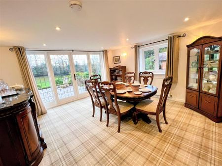5 bedroom detached house to rent - Photo 4