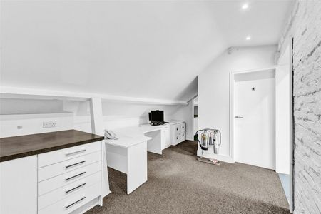 Gladstone Road, Farnborough, Kent, BR6 7EA - Photo 5