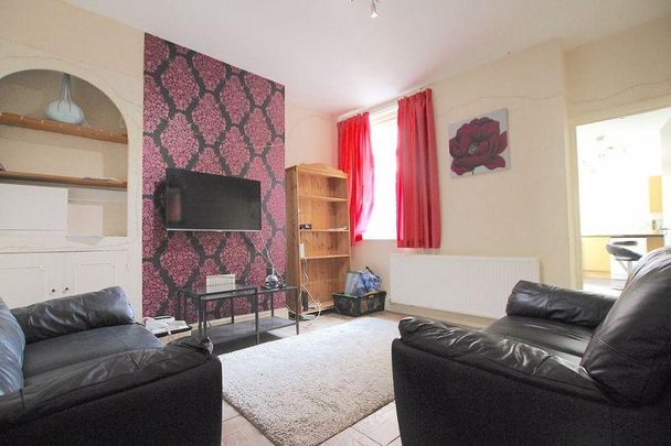 4 bedroom terraced house to rent - Photo 1