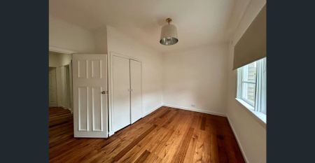 Spacious and beautifully renovated 4-bedroom House for Lease with Expansive Garden Space - Photo 5