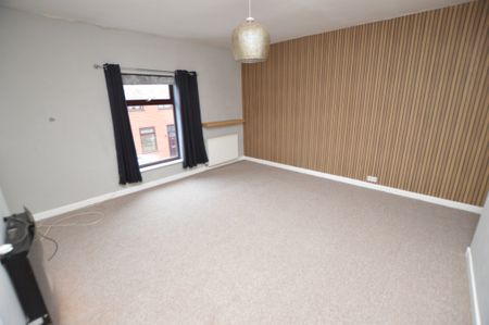 2 Bedroom Terraced House - Photo 2