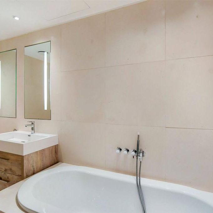3 bedroom flat to rent - Photo 1