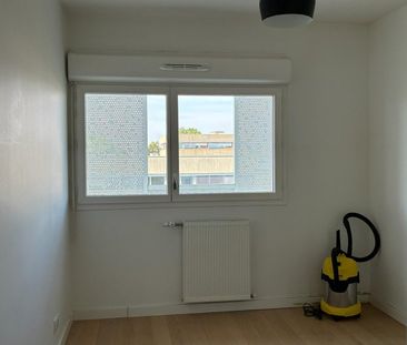 Location Appartement 3 pièces 80m² CENON 33150 - Photo 5