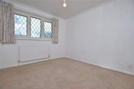 3 bedroom detached house to rent - Photo 2