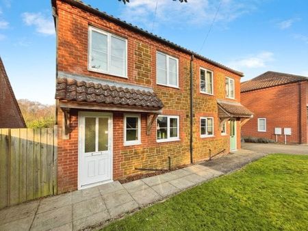 Lynn Road, Dersingham - Photo 5