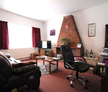 1 bedroom ground floor flat to rent - Photo 2